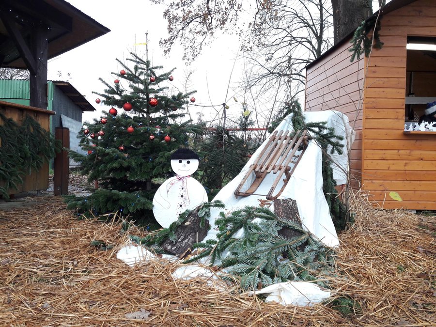 File:Marché de Noël - décor (Ohnenheim) (1).jpg
