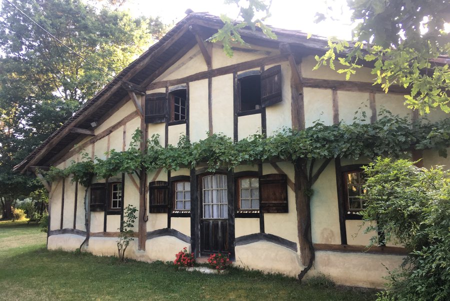 File:Artisson, Tosse, Seignosse, France 01.jpg