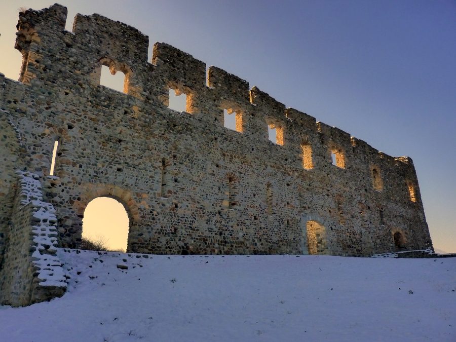 Castello di Vintebbio, visto dal lato est