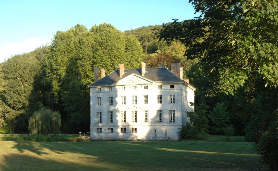File:Château d'Amfreville-sur-Iton.jpg