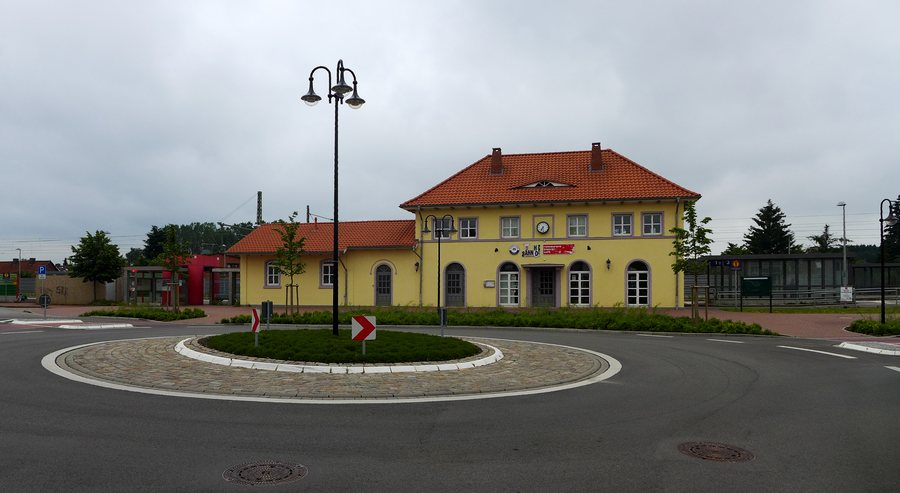 File:Bienenbüttel - Bahnhof.jpg