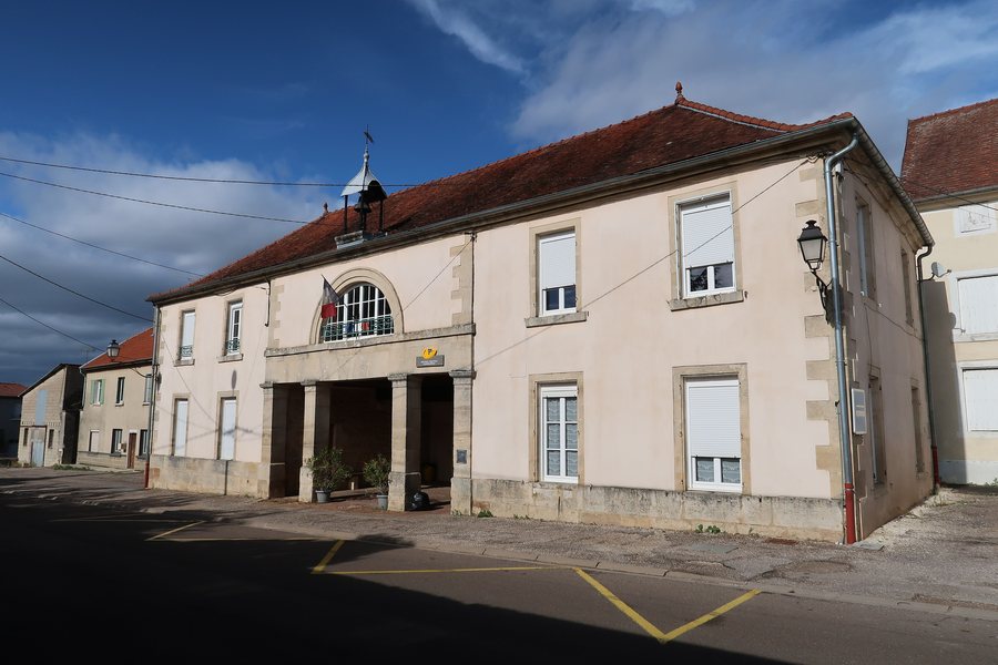 File:Nully, mairie.jpg
