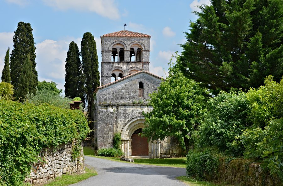 File:Edon 16 Rue&église 2013.jpg