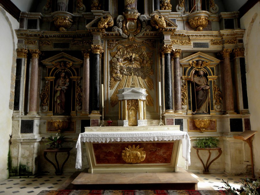 File:Montourtier (53) Église 04.JPG