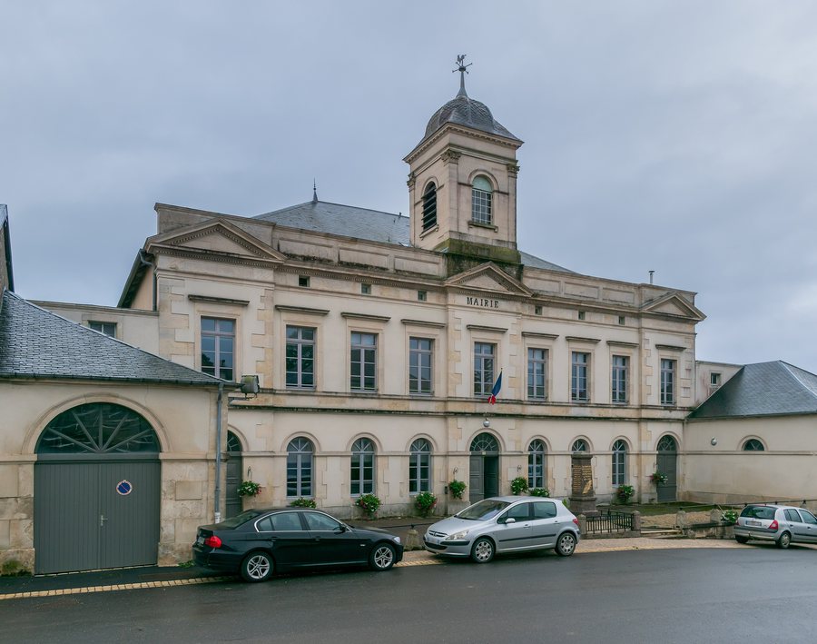 File:Town hall of Bonnet (2).jpg