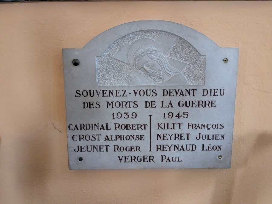 File:Jonage - Église - Monument aux morts 1939-1945 (juin 2025).jpg