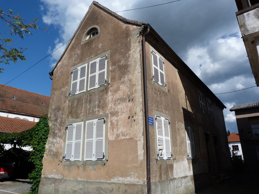 File:ECOLE JUIVE DE DIEMERINGEN 67.JPG