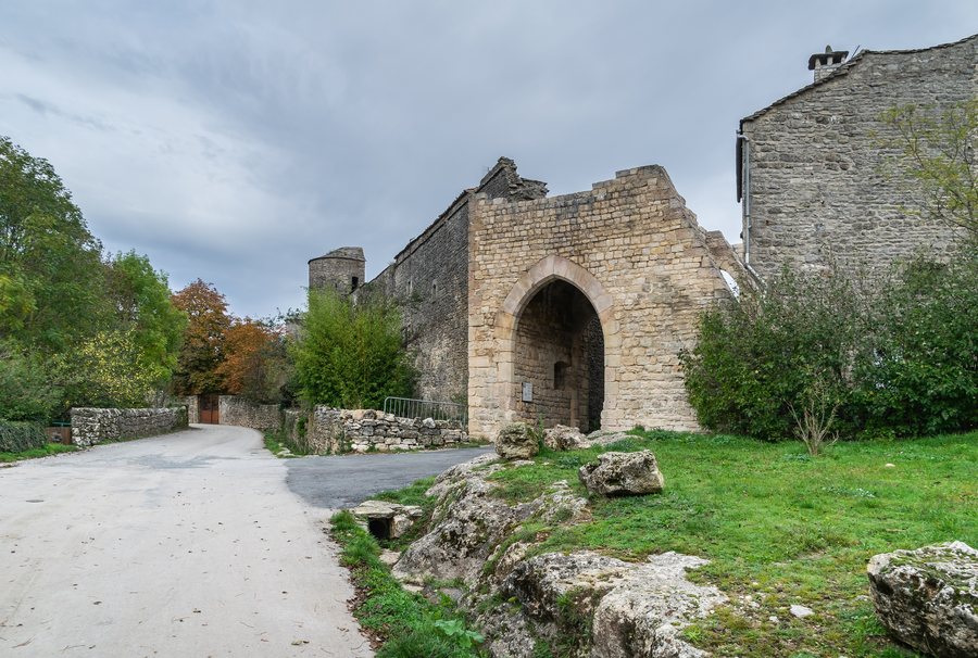 File:Ramparts of La Couvertoirade 05.jpg