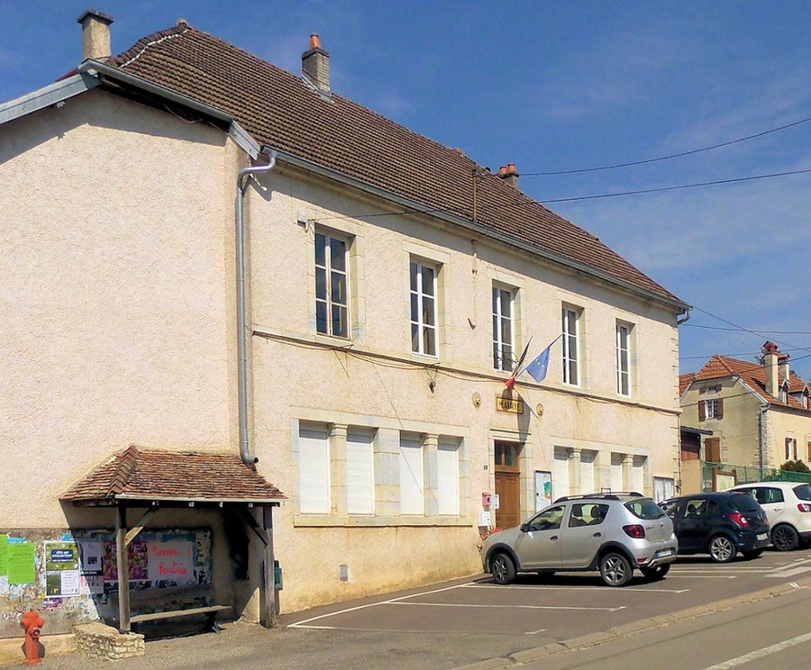 File:Fresne-Saint-Mamès, Mairie.jpg