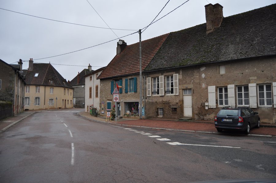 File:71540 Lucenay-l'Évêque, France - panoramio (1).jpg