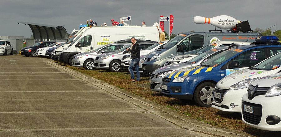File:Lestrem - Quatre jours de Dunkerque, étape 4, 9 mai 2015, départ (A13).JPG