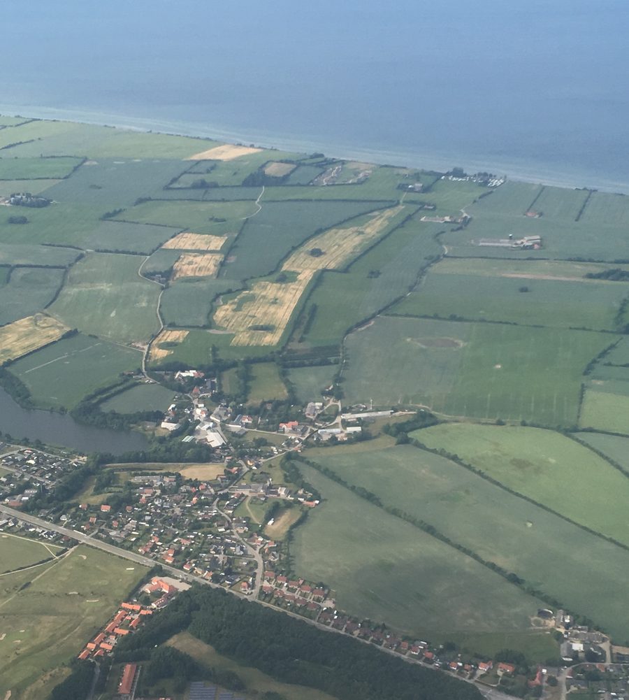 Blick über den dänischen Ort Lavensby