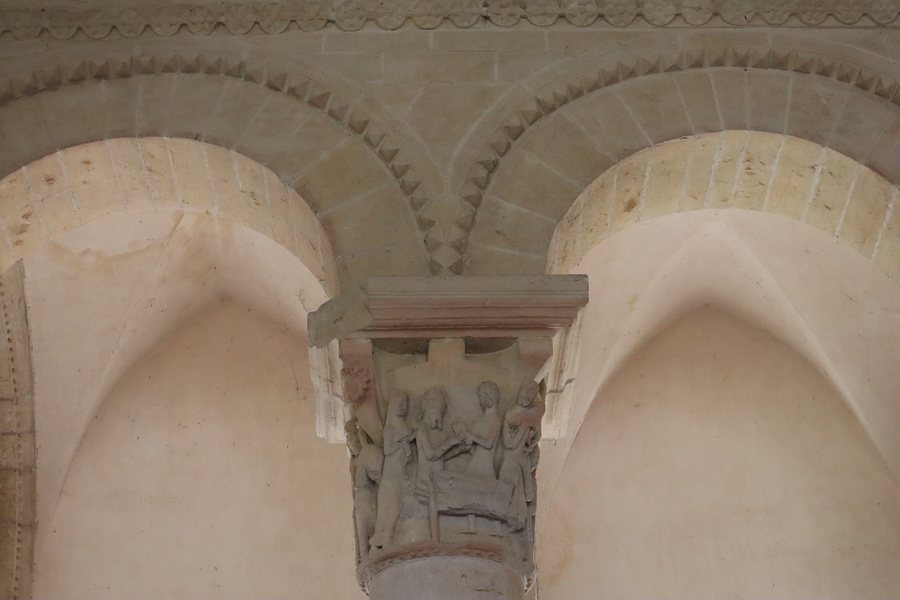 File:Saint-Révérien (58) Église Chapiteau 37.jpg