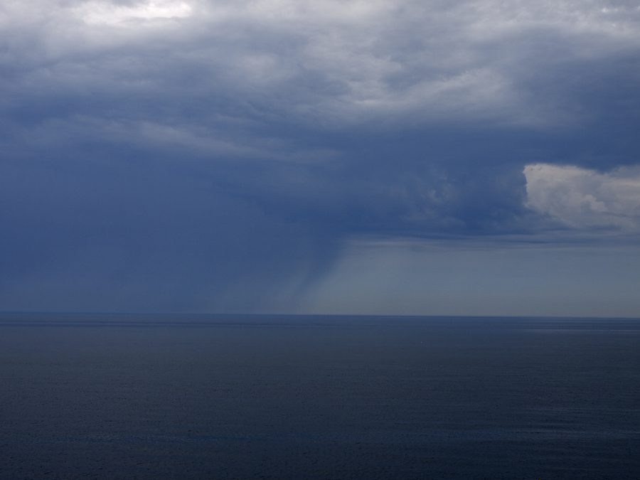Tempesta sopra il fiume San Lorenzo a La Haute-Gaspésie