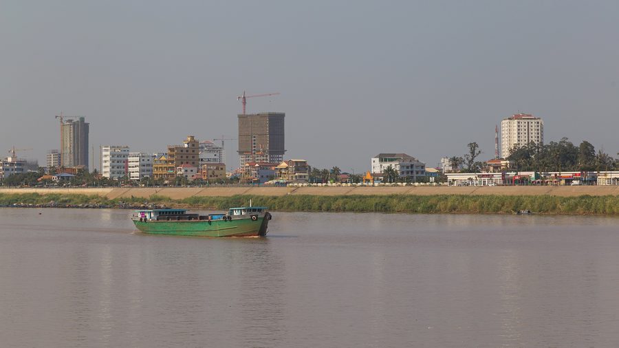 Fluss im Stadtzentrum von Phnom Penh, Kambodscha