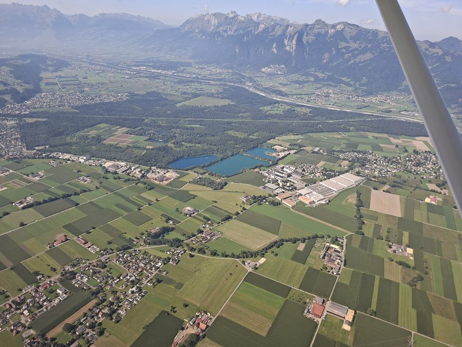 Vista aerea di Feldkirch, Rankweil e la valle del Reno del Vorarlberg