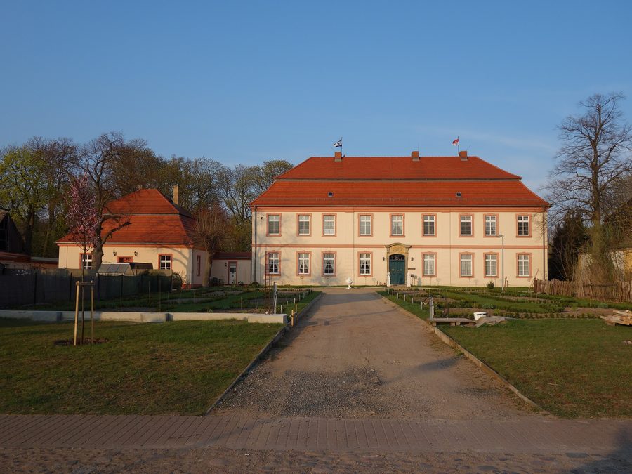 Südwestansicht des Herrenhauses Lohm II in Lohm