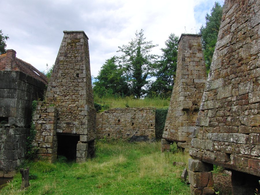 File:Champsecret-forges-de-varenne01.JPG