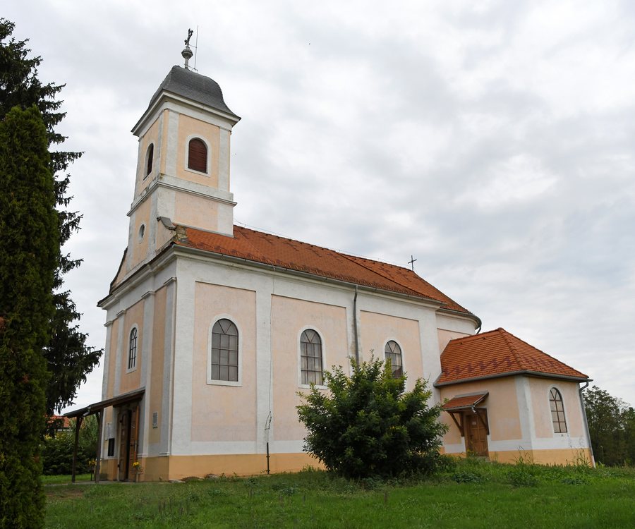 File:Kapospula, római katolikus templom 2022 01.jpg