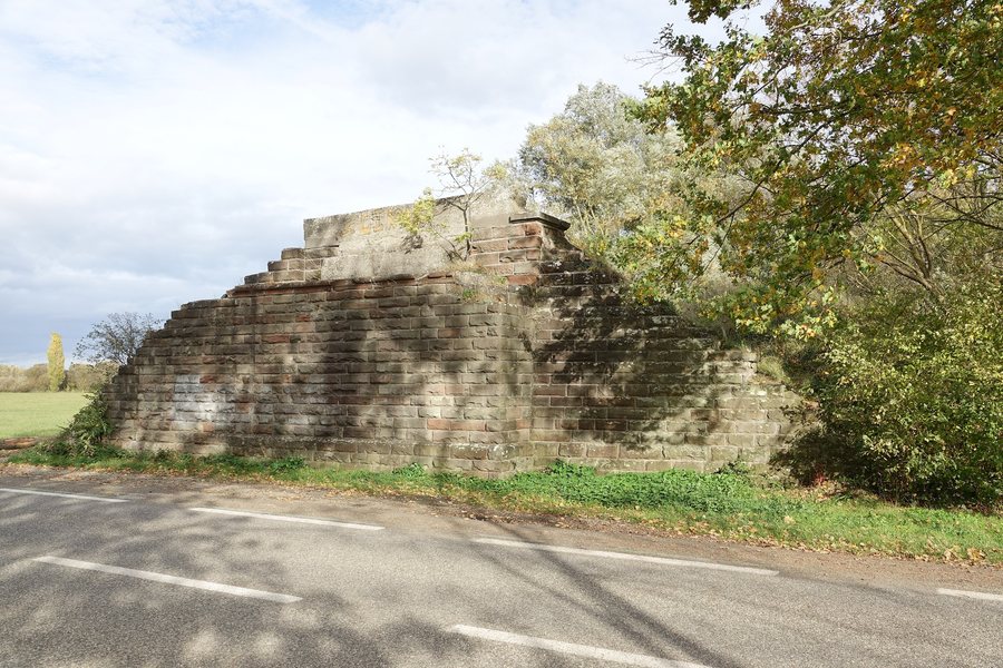 File:Ancienne ligne de chemin de fer (Muttersholtz) (1).jpg
