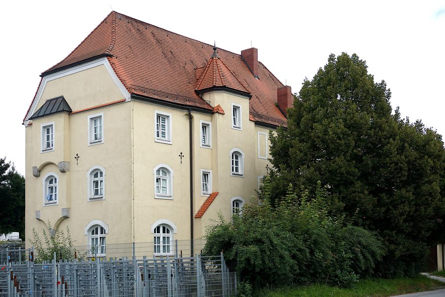 Ex edificio di ricevimento della stazione ad Arnstorf