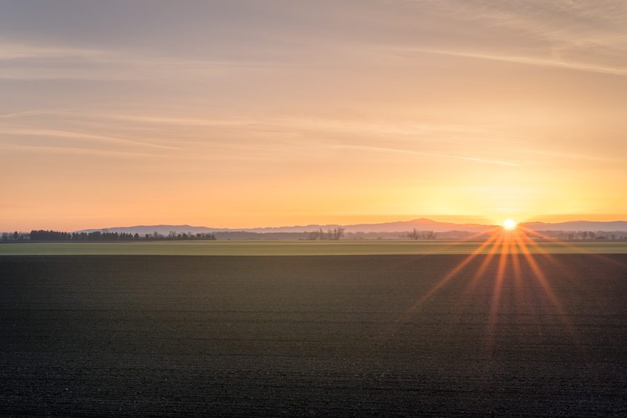 Ländliche Landschaft bei Mettenheim in Bayern