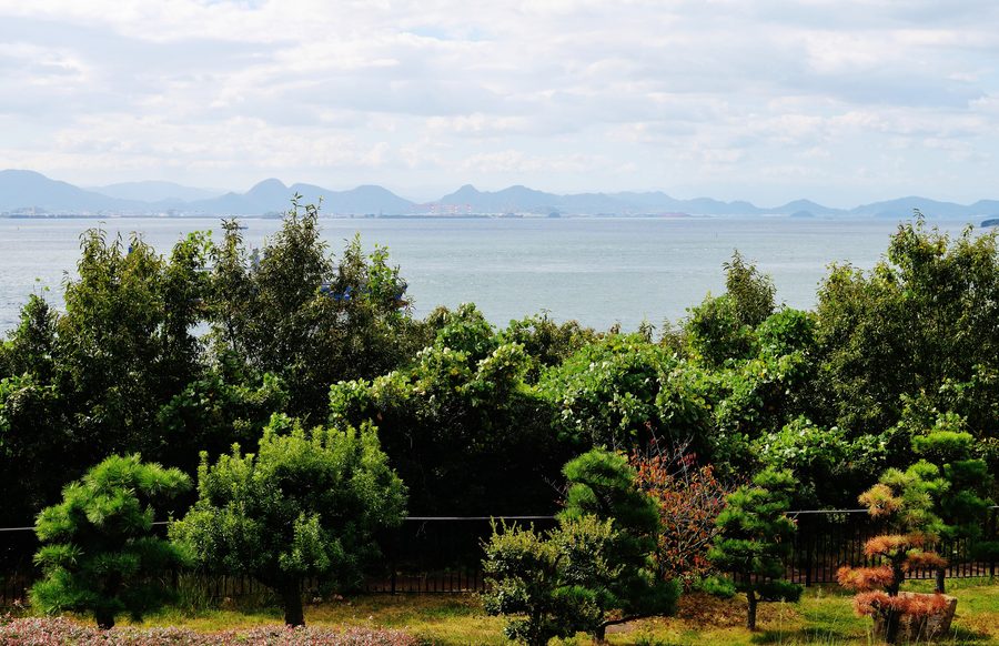 Landschaft der Seto-Inlandsee zwischen Kurashiki und Zentsuji