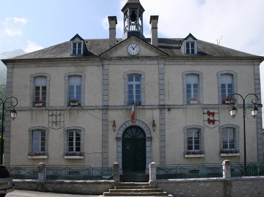 File:Accous-mayor's office.JPG
