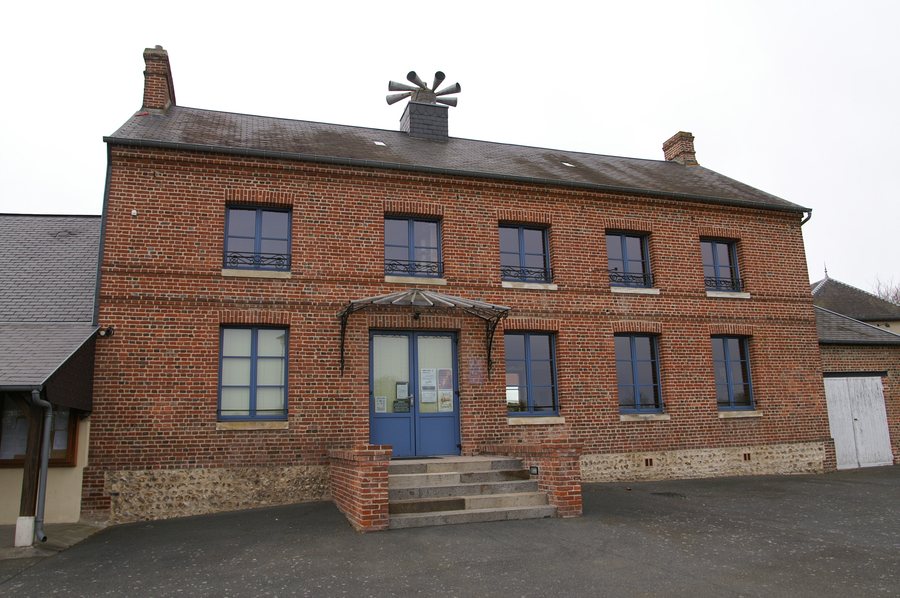 File:Gonneville-sur-Honfleur - Mairie.jpg