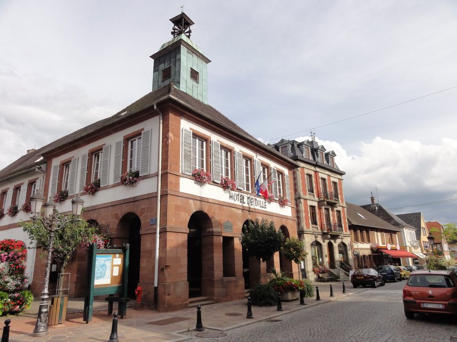 File:Ingwiller HôtelVille (1).jpg
