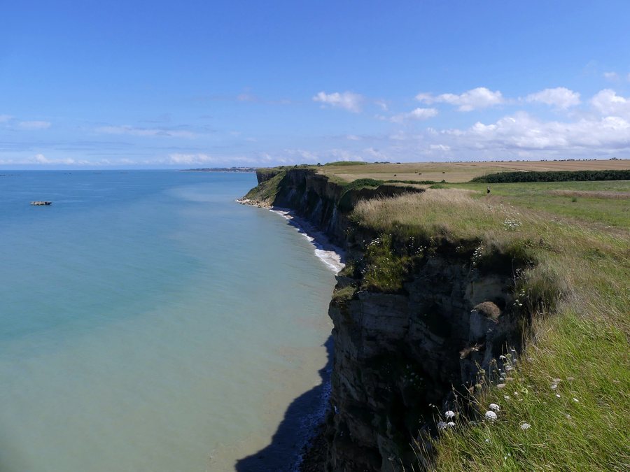 File:Falaises de Manvieux et Tracy-sur-Mer en été (juillet 2025).JPG