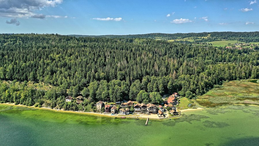 File:Les Grangettes, le hameau de Port Titi.jpg