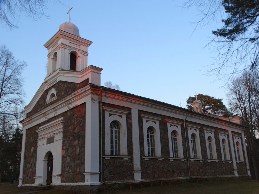 File:Alkiškiai, bažnyčia 1.JPG