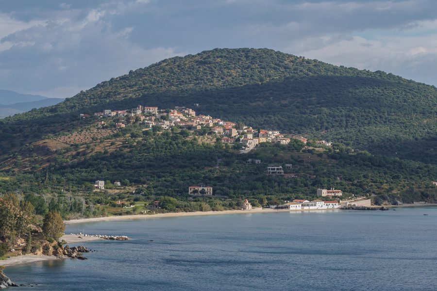 Vista di Skoutari nella Mani da sud