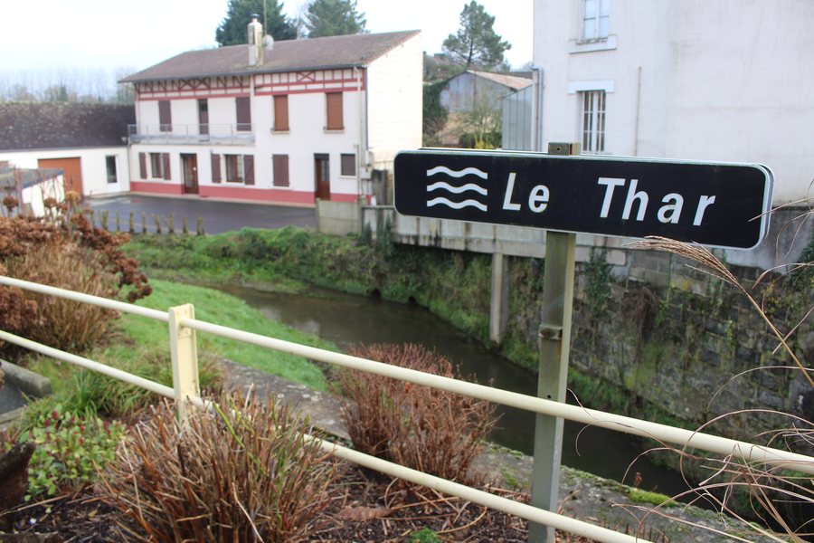 File:La Haye-Pesnel - Le Thar (2).JPG