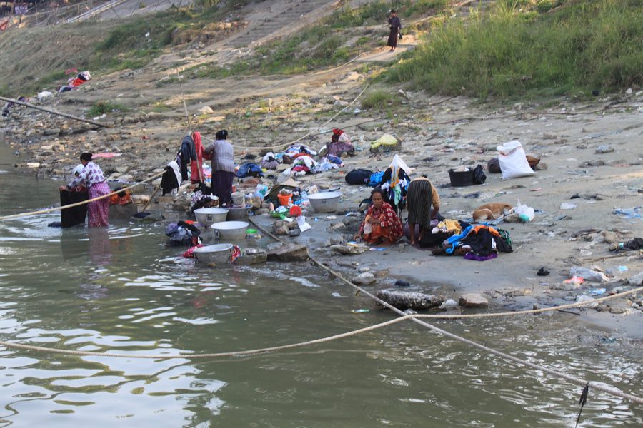 Der breite Ayeyarwady-Fluss in der Sagaing-Region in Myanmar.