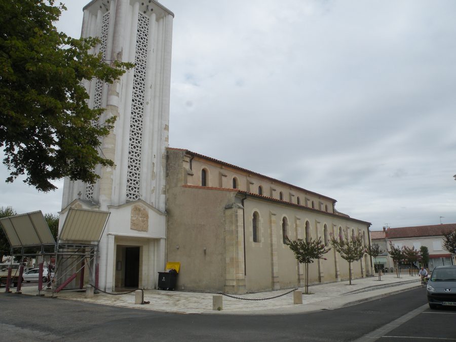 esterno della chiesa di Saint-Vivien-de-Médoc