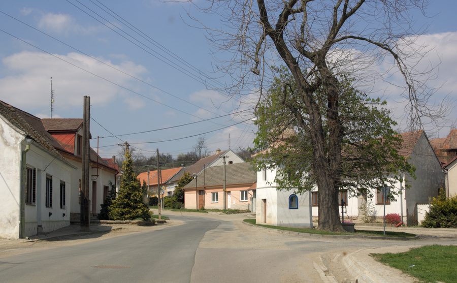 Dorfplatz im Ortsteil Maršovice von Jezeřany-Maršovice
