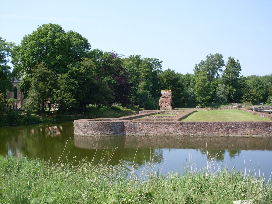 Ruinen von Kasteel Egmond in Egmond aan den Hoef