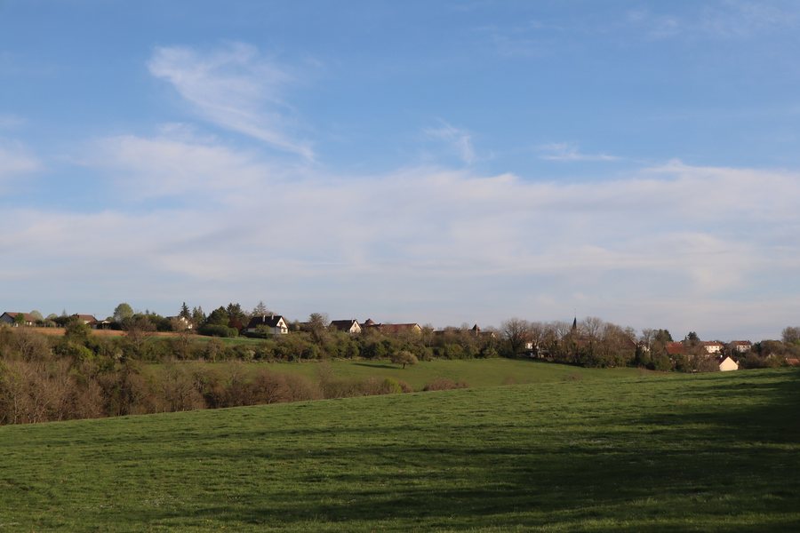 File:Bourg de Pasques.jpg