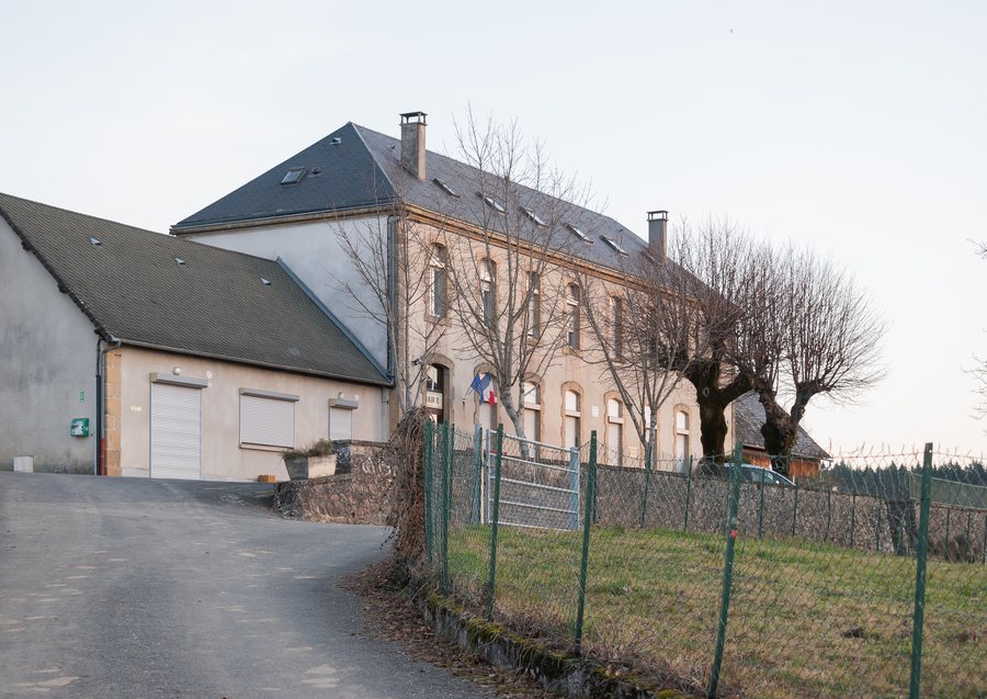 File:Town hall of Cahus (1).jpg