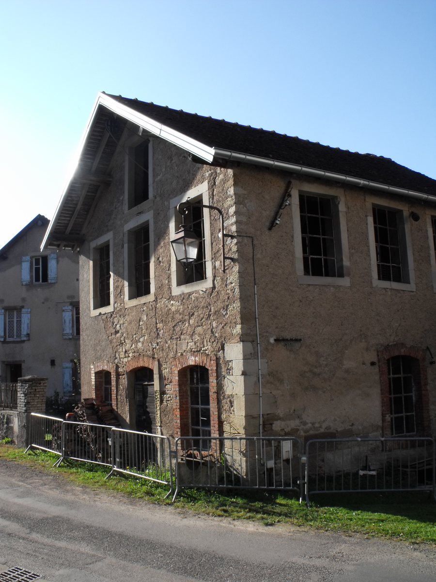 File:Clouterie Clairegoutte 01.JPG