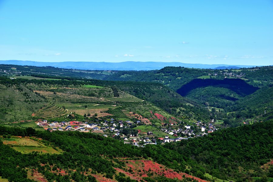 File:View on Marcillac-Vallon A.jpg