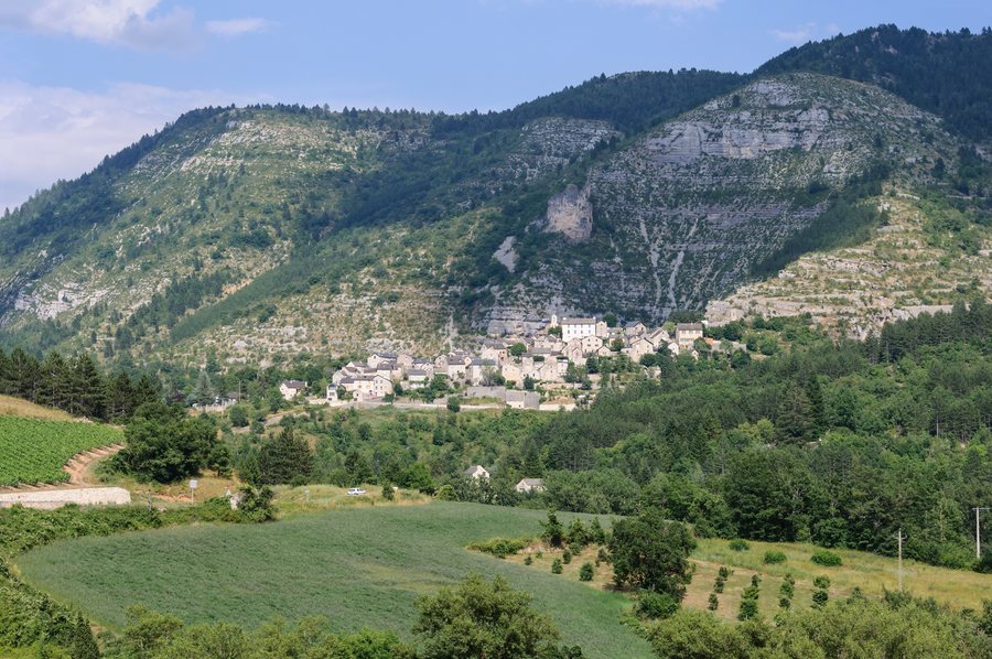 File:Lozere Montbrun.jpg