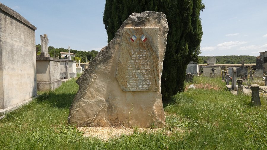 File:Saint-Just-et-Vacquières - Cimetière - À nos morts.jpg
