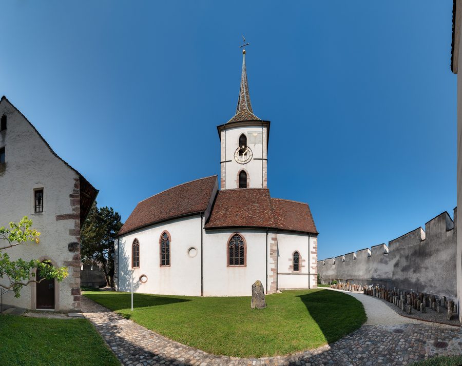 Chiesa fortificata di Sant’Arbogast a Muttenz, vista dall’interno delle mura circolari