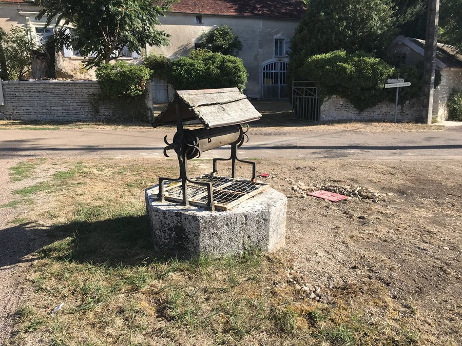 File:Image de Sougères-en-Puisaye (Yonne, France) en août 2018 - 1.JPG