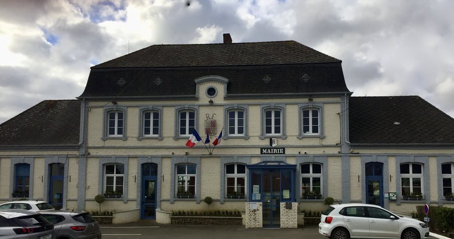 File:La mairie de Campagne-lès-Hesdin dans le Pas-de-Calais.jpg