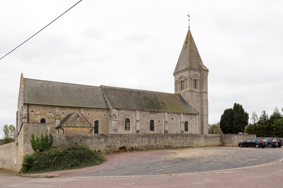 File:Église Saint-Pierre, Vienne-en-Bessin, France.jpg