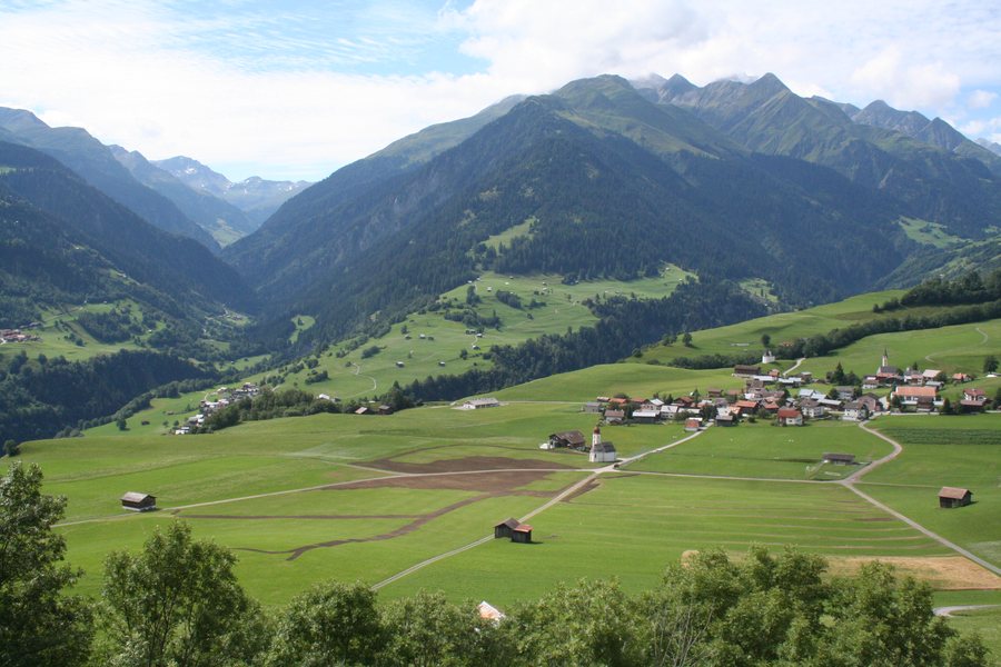 File:Degen Lumnezia OpenAir.jpg